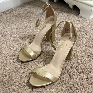 Lulu’s Gold Women's Heels